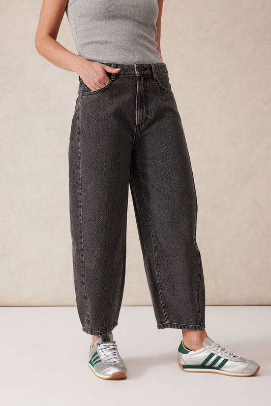 R&A Barrel Jeans